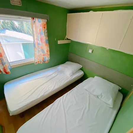 Les Avenières Camping *