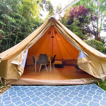 Les Avenieres Camping *