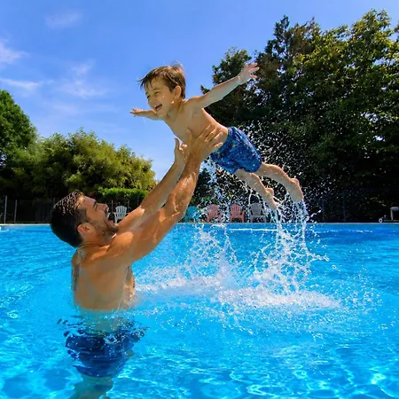 Camping Les Avenières Manthes